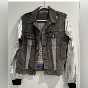 This is a Love Song Denim Studded Denim Jacket Sz.‎ M